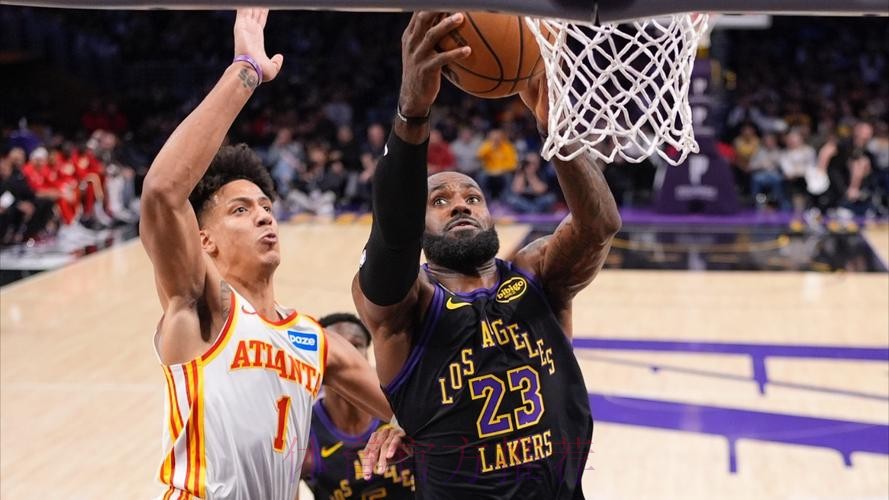 詹姆斯31+9+10 湖人大胜老鹰